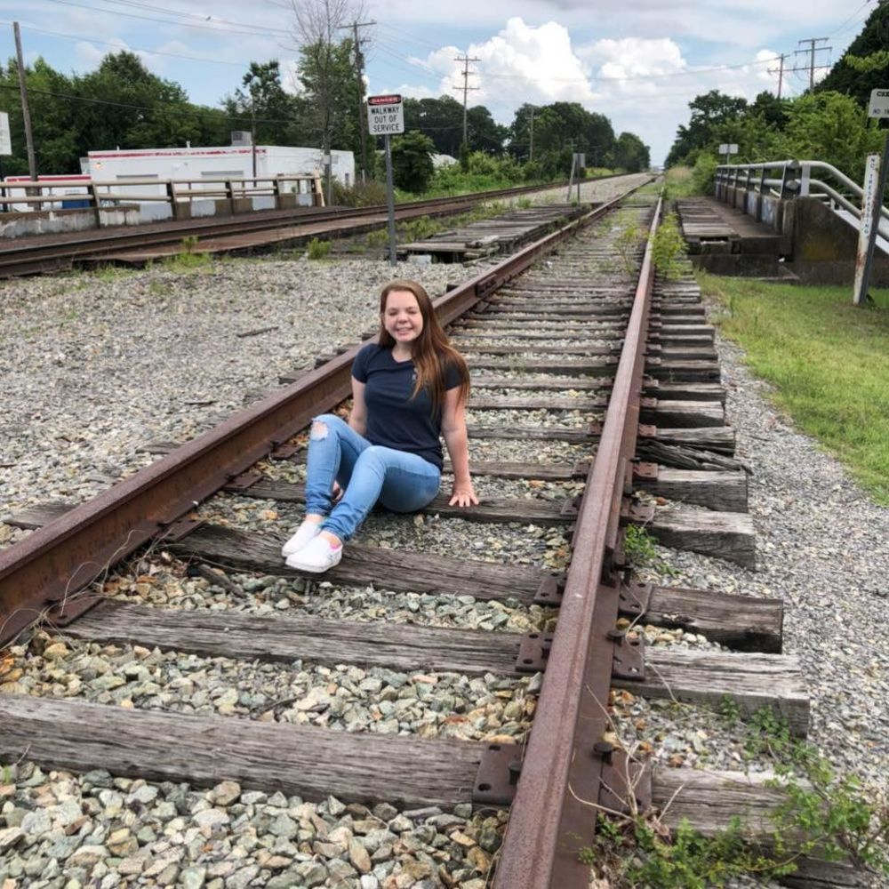 Meet your Posher, Courtney